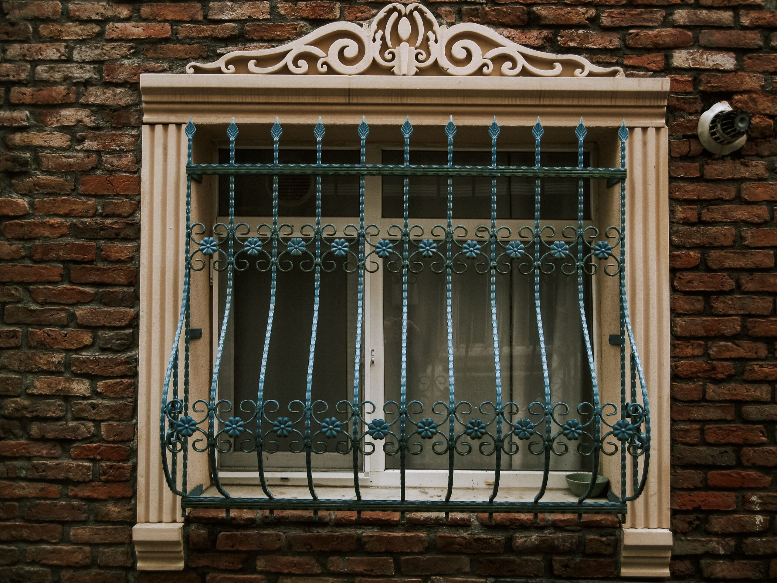 Grill Painting Services in Bangalore: Costs and Rust Fixes